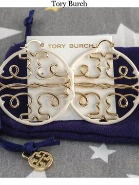 Tory Burch Twisted Miller Hoop Earrings in Tory Gold / French Cream